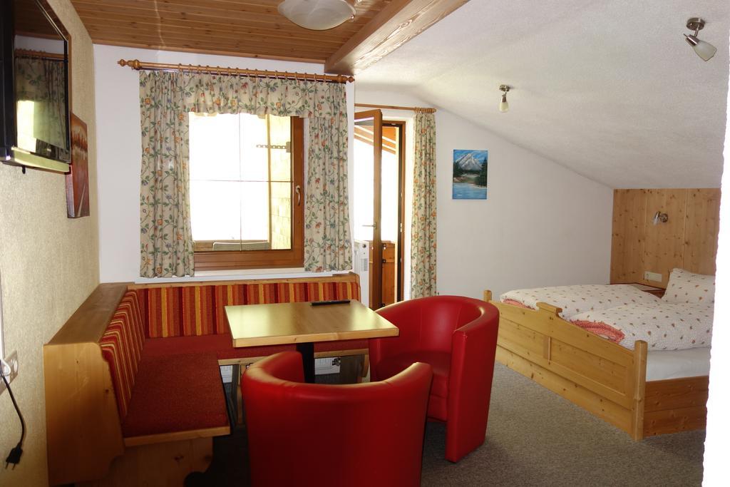 Ferienhaus Inge Sankt Leonhard im Pitztal Bagian luar foto