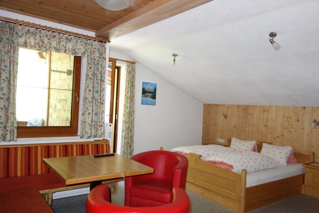 Ferienhaus Inge Sankt Leonhard im Pitztal Bagian luar foto