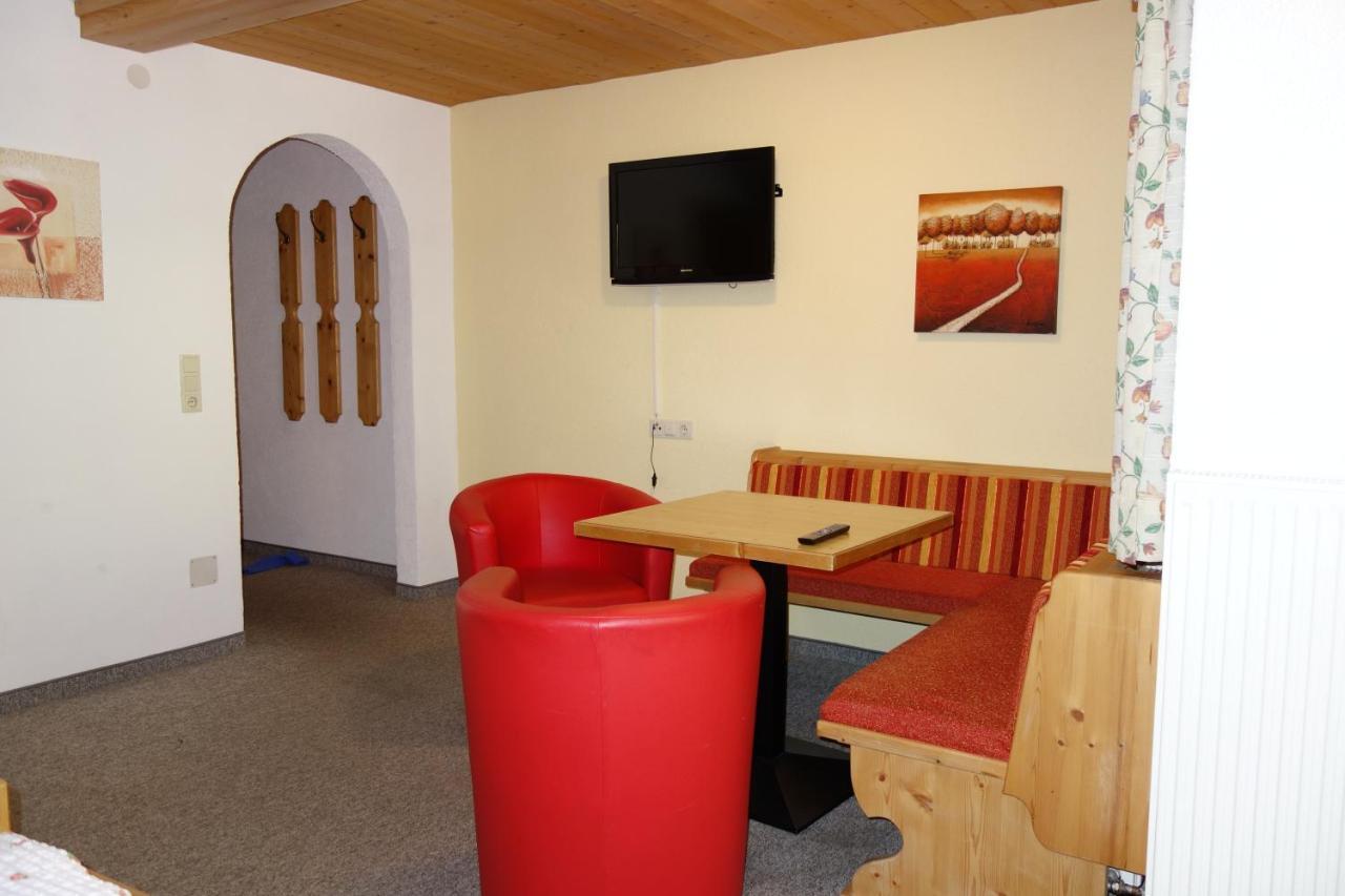 Ferienhaus Inge Sankt Leonhard im Pitztal Bagian luar foto