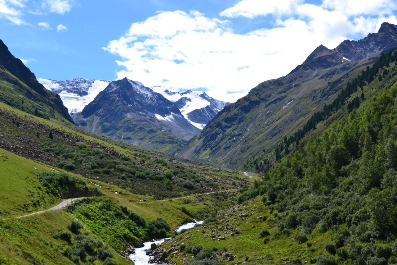 Ferienhaus Inge Sankt Leonhard im Pitztal Bagian luar foto